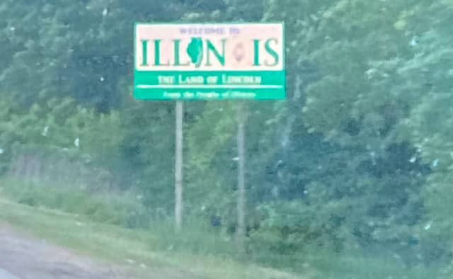 Welcome To Illinois Sign - Image 1