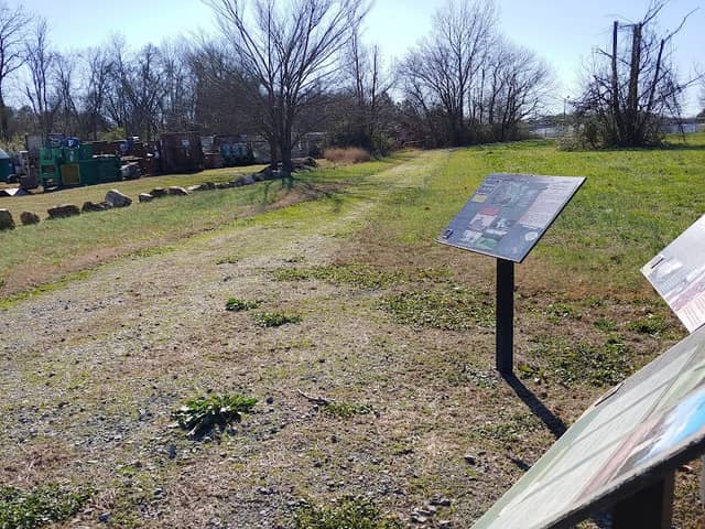 Leake Mounds Interpretive Trail - Image 1