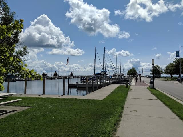 Bay View Park - Image 1