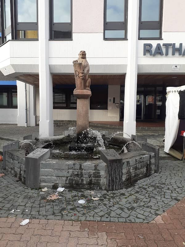Rathaus Brunnenanlage - Image 2