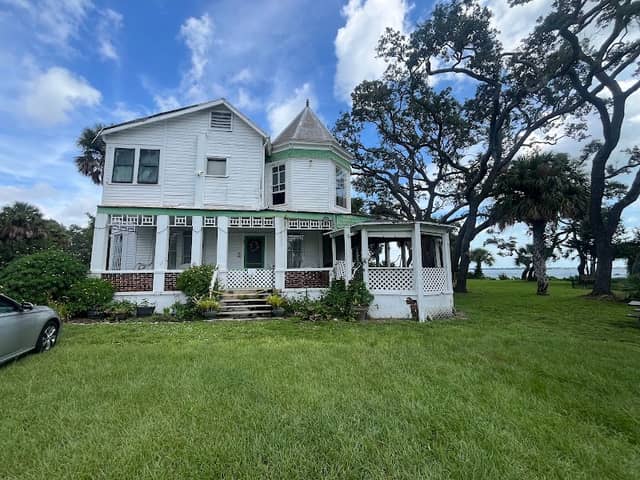 Green Gables - Image 1