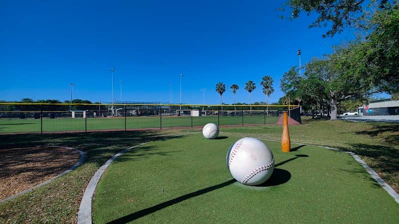 Gardens Park - Image 2