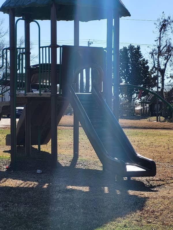 Jefferson Circle Neighborhood - Image 2