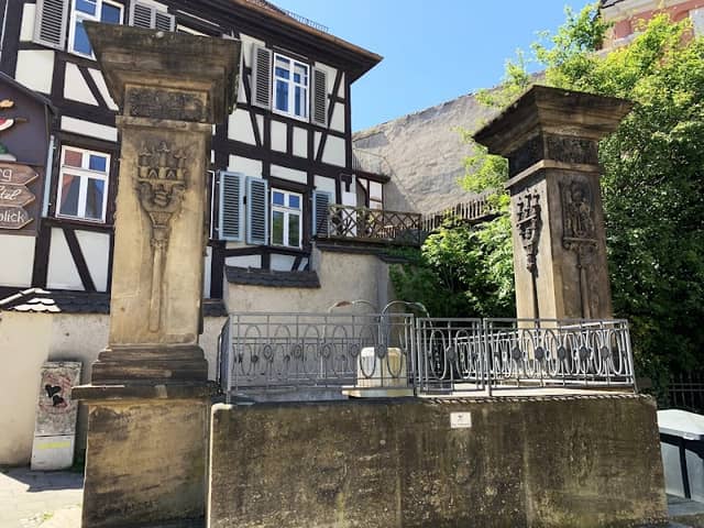 Brunnen am Karmelitenplatz - Image 1