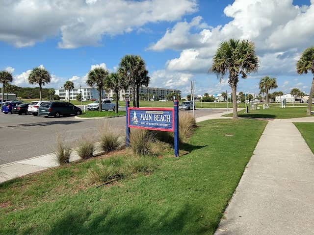 Main Beach Park - Image 1