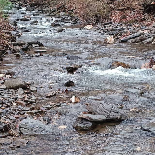 Stewarts Creek Lower Access - Image 2
