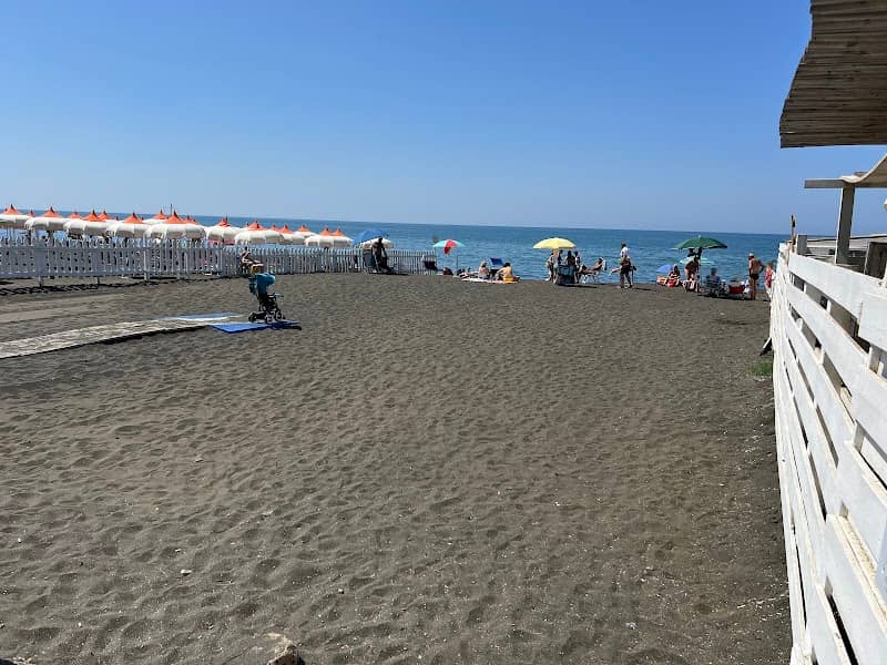 Spiaggia libera Via R. Margherita - Image 1