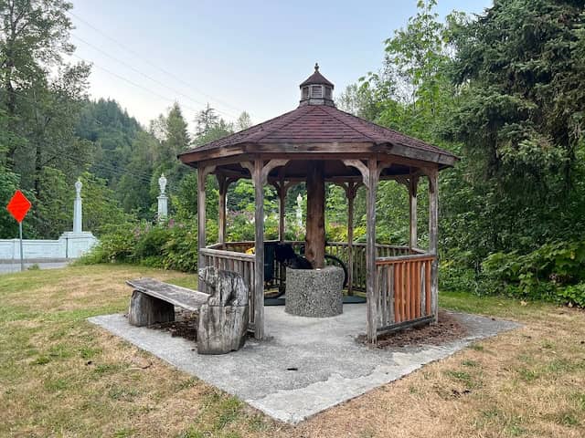 Women's Garden Club Park - Image 1