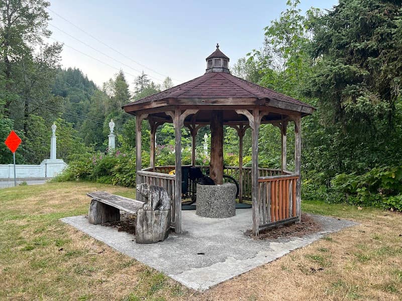 Women's Garden Club Park - Image 1