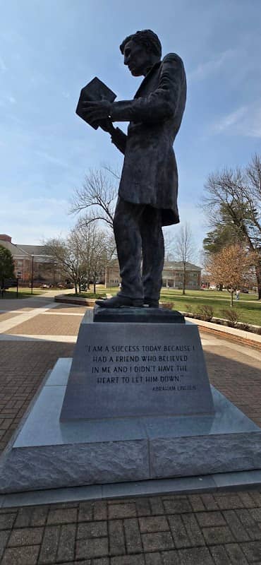 Abraham Lincoln Statue - Image 1