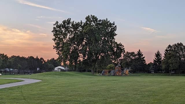 Arlingdale Park - Image 2