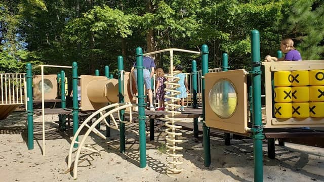 North Forest Hills Park - Image 2