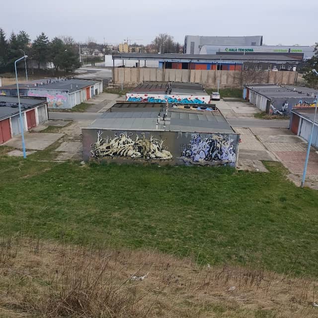 Garażowy zakątek grafitti - Image 1