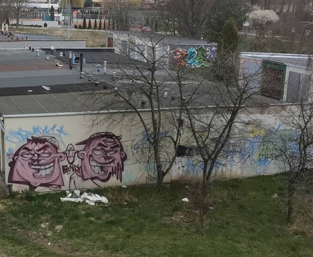 Garażowy zakątek grafitti - Image 2