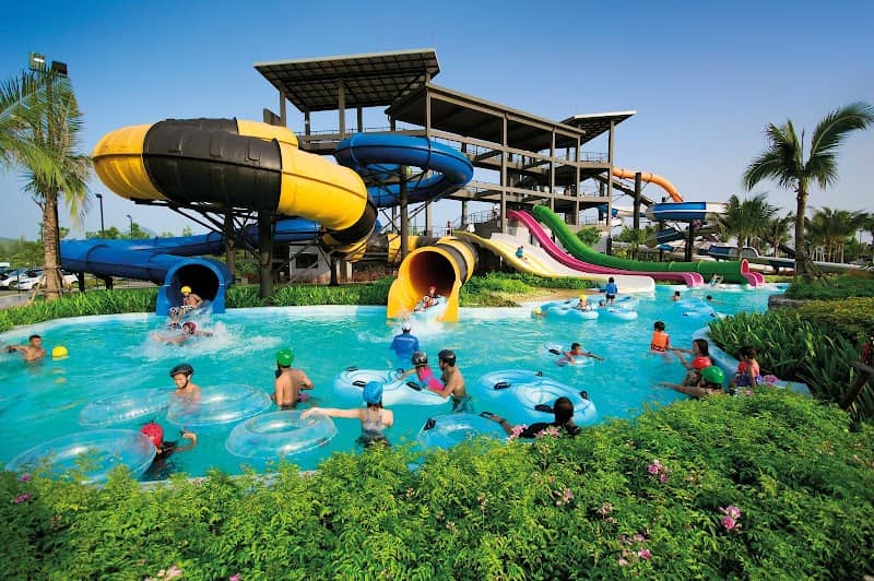 Black Mountain Water Park - Image 1