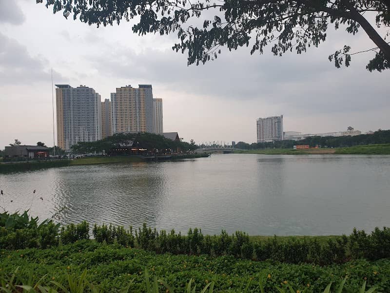 Danau Summarecon Bekasi - Image 1