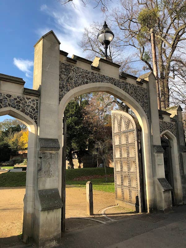 Caversham Court - Image 1