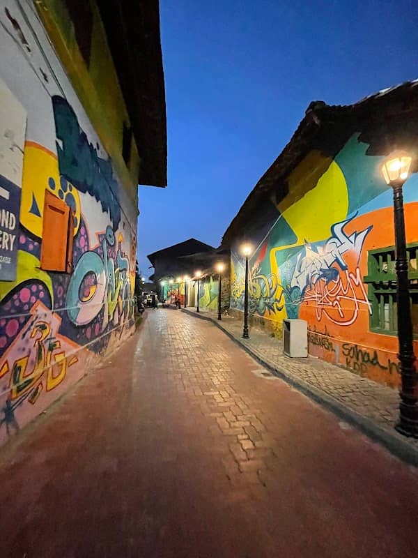 Thalassery old market inner road - Image 1