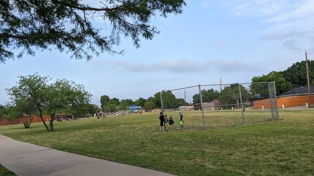 Valentine Park - Image 2