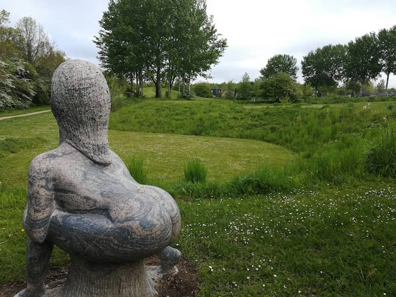 Galgebakkedamen, (Ebbes skulptur) - Image 1