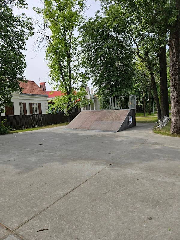 Skate park - Image 1