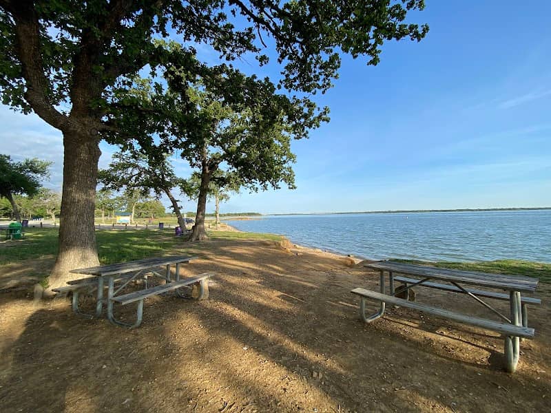 Lake Park - Image 1