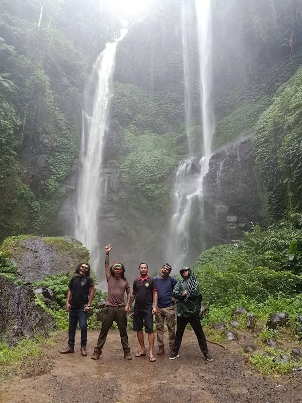 Sekumpul Waterfalls Official Parking - Image 1