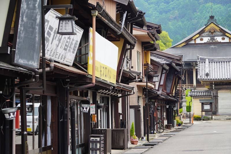 八幡町職人町本町通り - Image 1