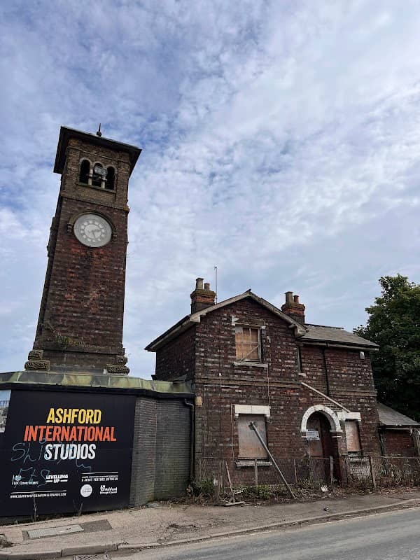 Gatehouse and Clock Tower - Image 2