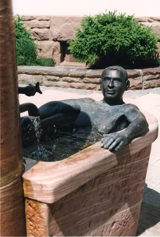 Brunnen am Alten Dorfplatz - Image 1