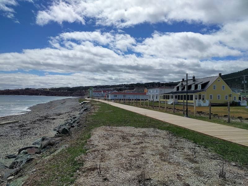 Percé Boardwalk - Image 2