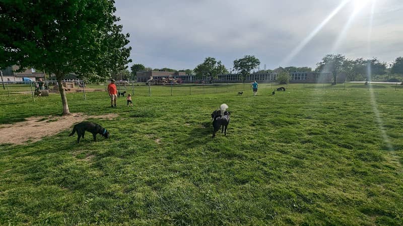 Decker Park - Image 2