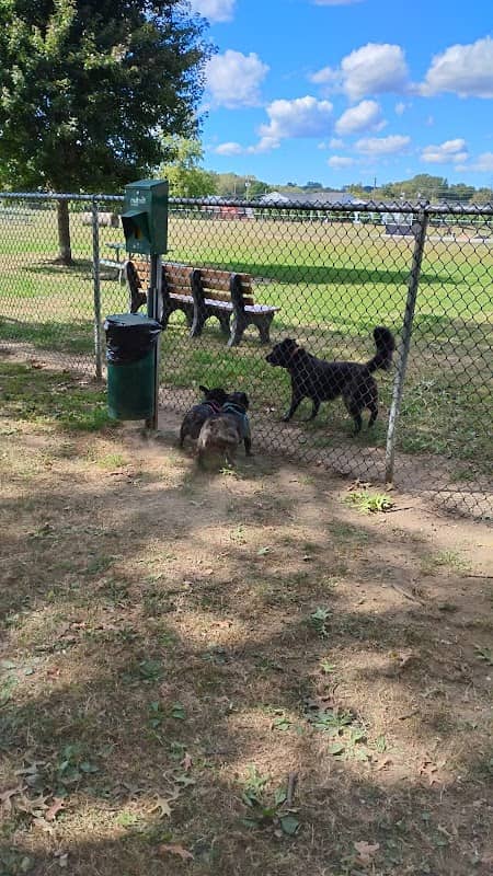 Decker Park - Image 1