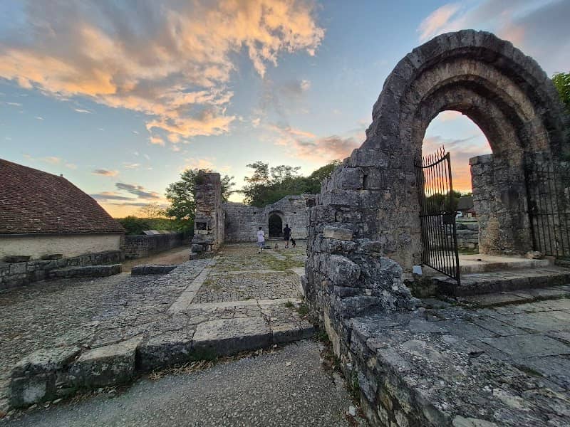 Ruines de l'ancien hôpital - Image 1