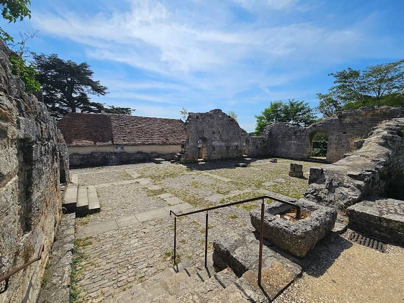Ruines de l'ancien hôpital - Image 3