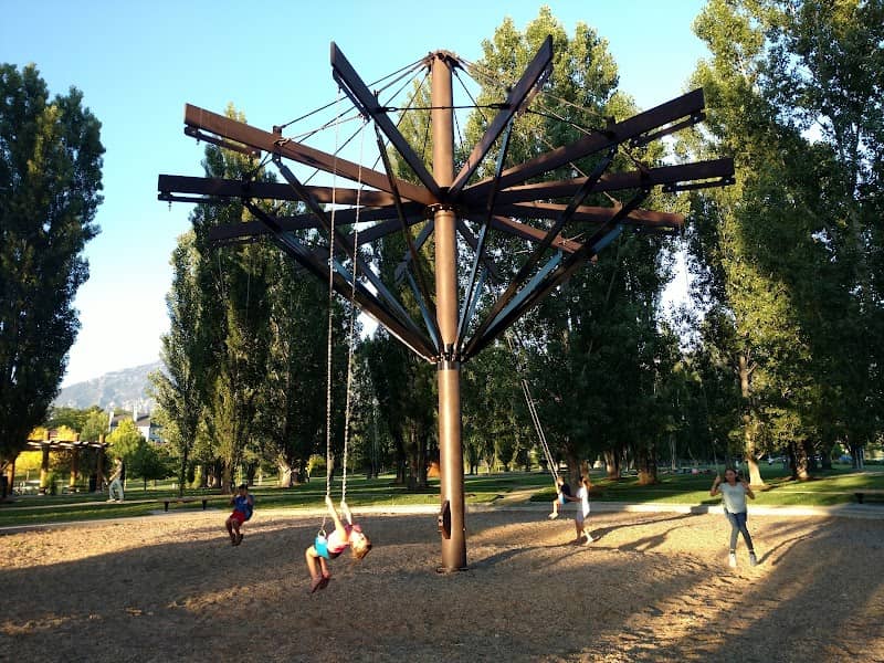 Nielsen's Grove Park - Image 2
