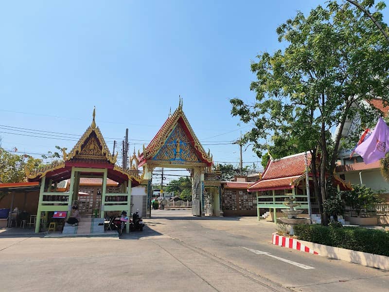 Wat Nuan Chan - Image 2