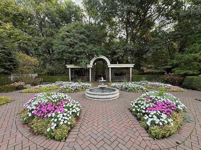 Wegerzyn Garden - Image 1