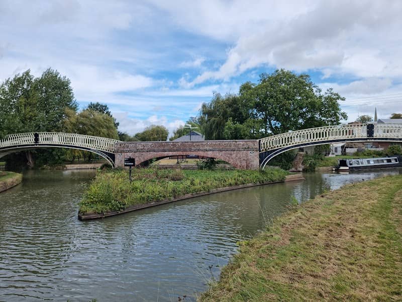 Grand Union Canal - Image 1