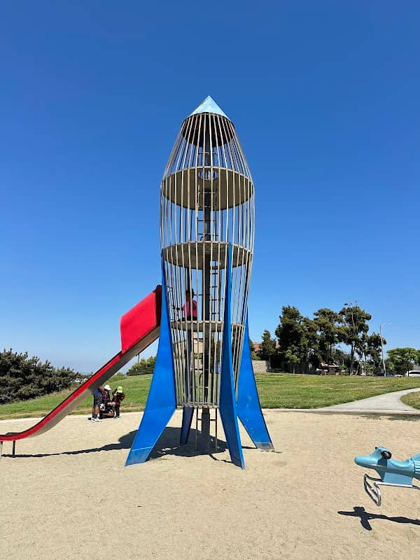 Los Arboles "Rocketship" Park - Image 1