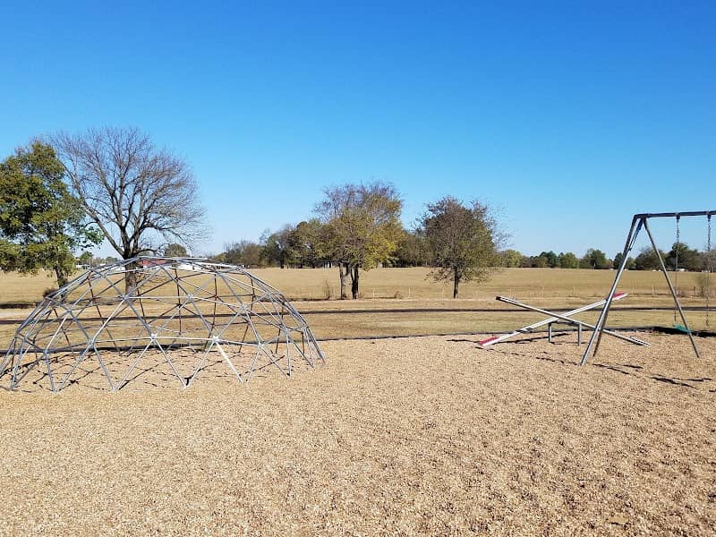 J L Swink Municipal Park - Image 2