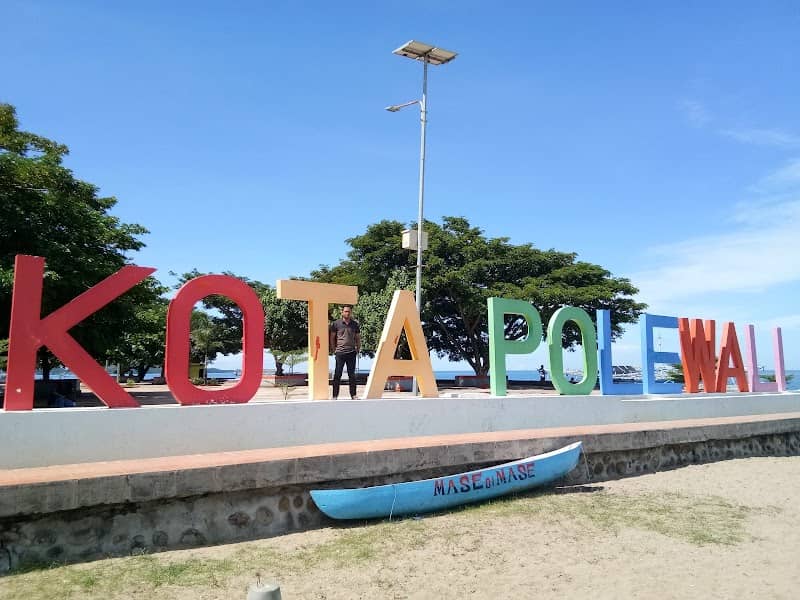 Taman Wisata Bahari Polewali Mandar - Image 1