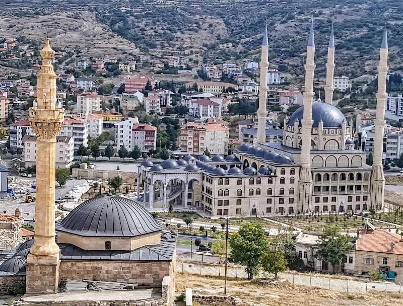 Kaya Mosque - Image 1