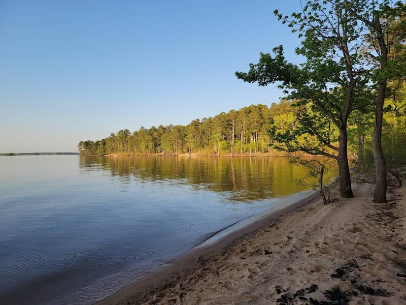Parking area for Jordan Lake - Image 1