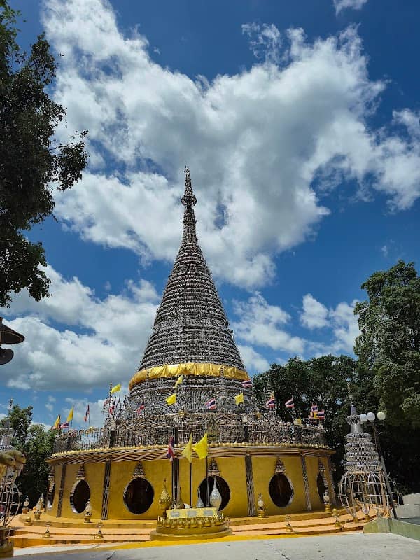 Phra Mahatha Chedi Traiphop Trai Mongkhol - Image 1