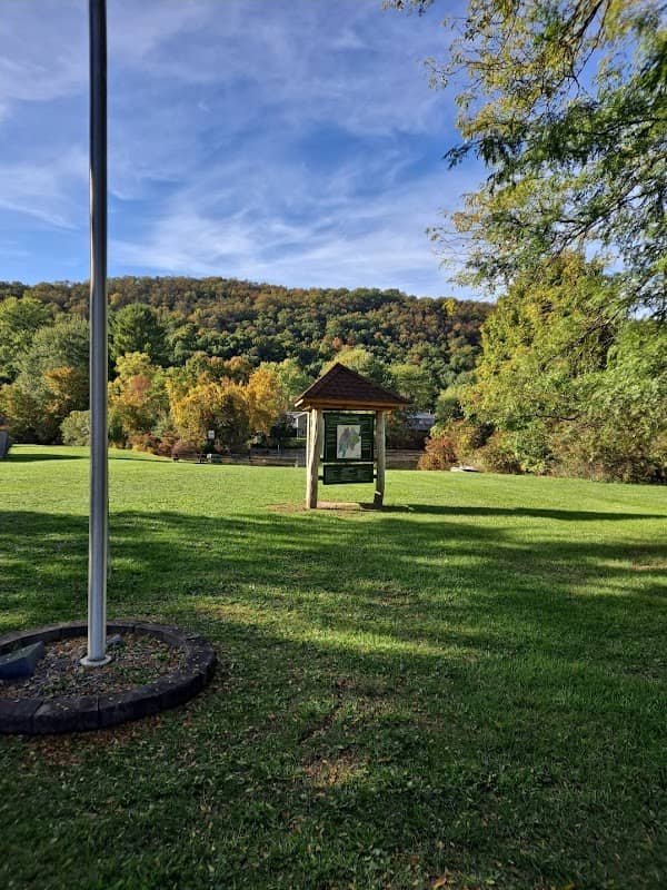 Merriewold Lake Park - Image 2