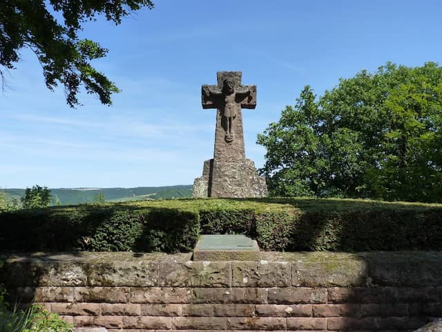 Ehrenfriedhof - Image 1