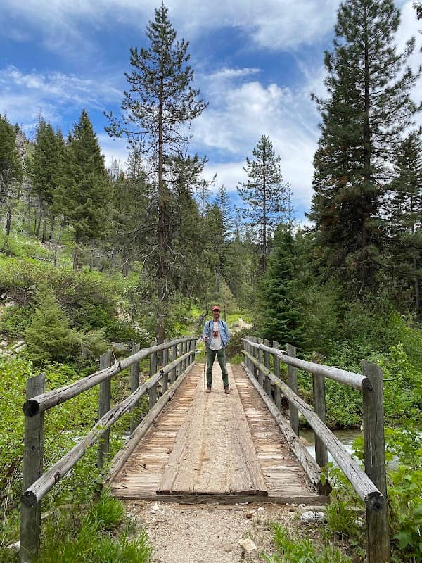 Queens River Trailhead - Image 1