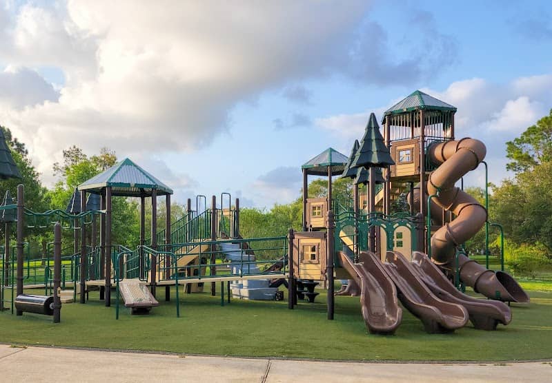 MacNaughton Park - Image 1
