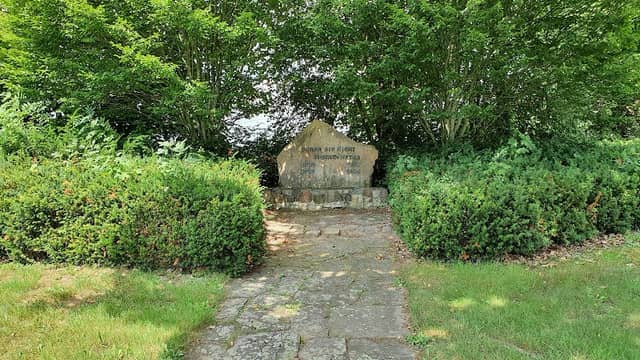 Ehrenmal Opfer der Weltkriege Lüdershausen - Image 1